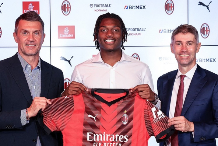 Rafael Leao Shuns Chelsea Signs New Contract With Milan